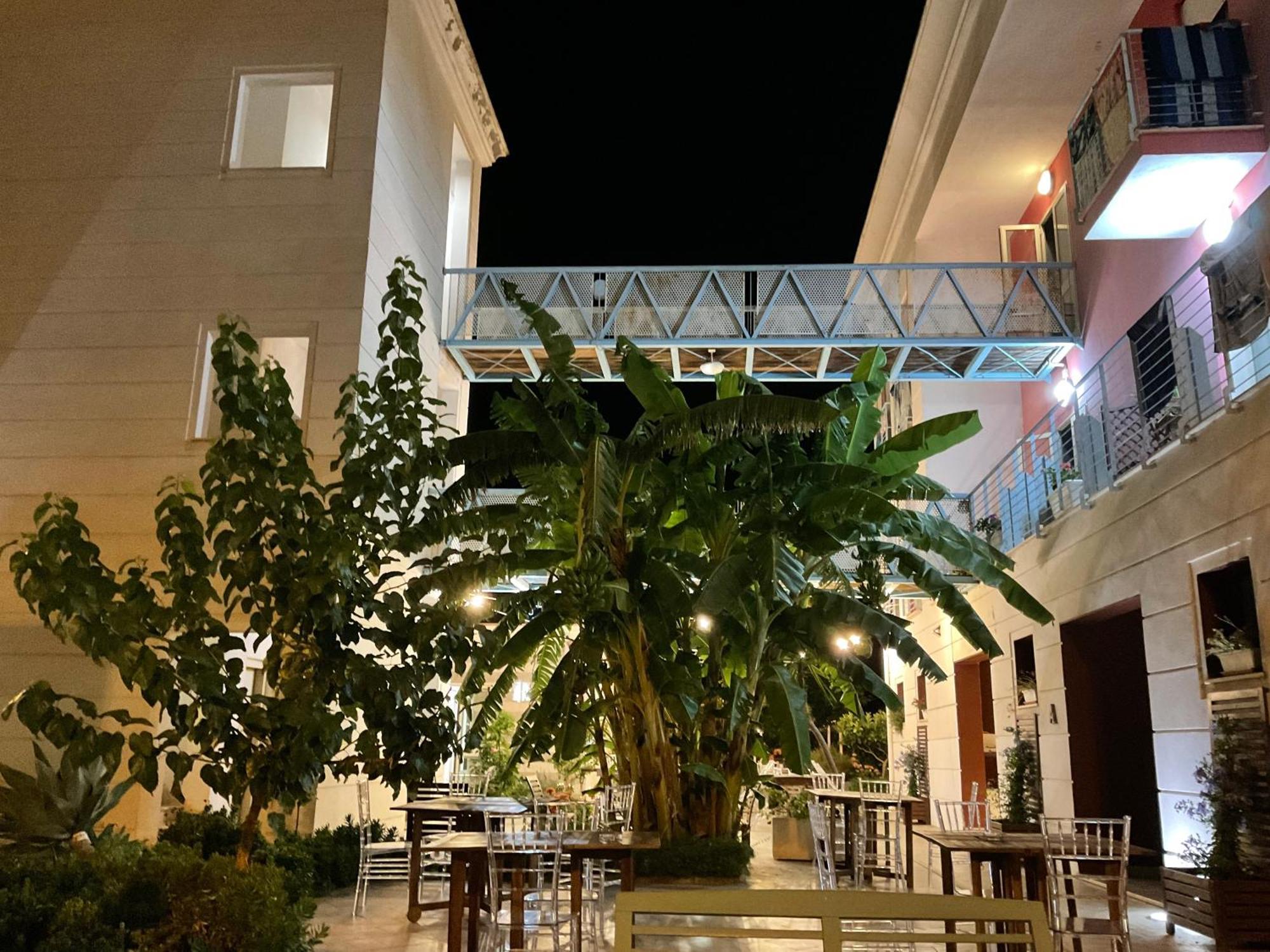 Hostel Glemerald
